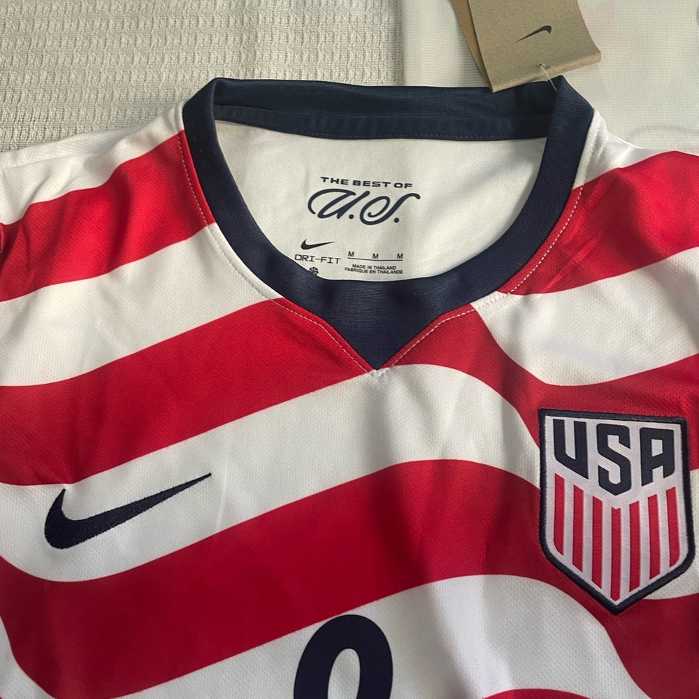 USA Men's Soccer Jersey in Red, White & Navy - Number 8 - Picture 4 of 7